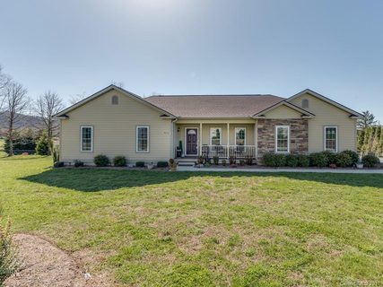 211 Fates Circle sold home in Christophers Crossing, Flat Rock, NC