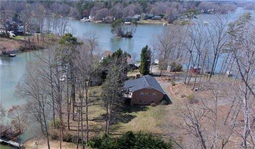 185 Lake Mist Drive
