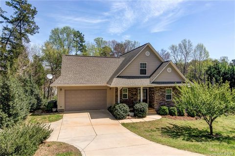 2845 Lake Front Drive