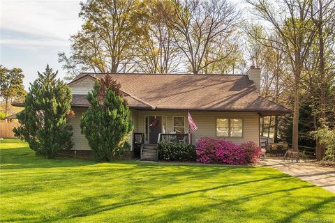 8644 Williamsburg Circle