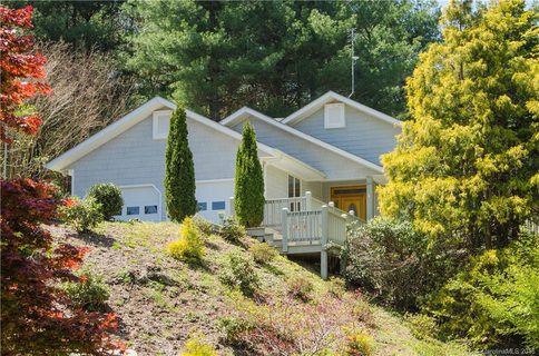 3013 Hickory Nut Trail sold home in Sugar Hollow Farms, Hendersonville, NC