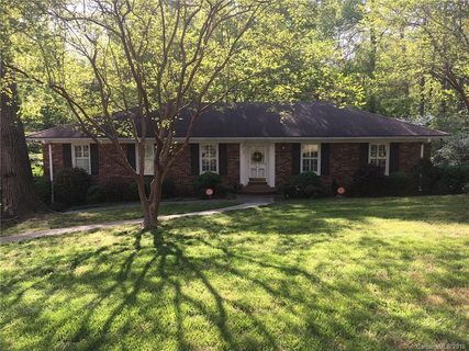 1811 Summerhill Drive