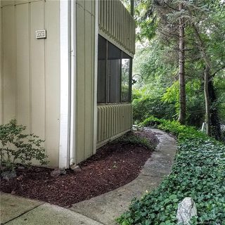 110 Heywood Road 17C