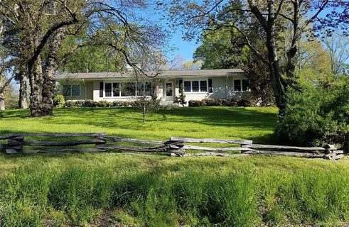 212 N Overlook Terrace