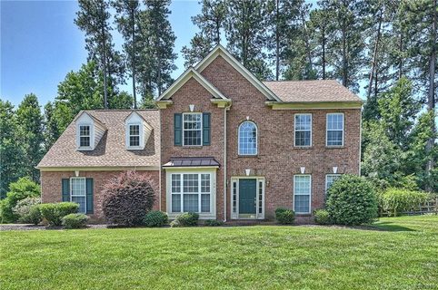 10011 Zackery Avenue sold home in Wynridge Estates, Charlotte, NC