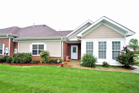 2447 Clarks Wynd None sold townhome in St Andrews, Matthews, NC