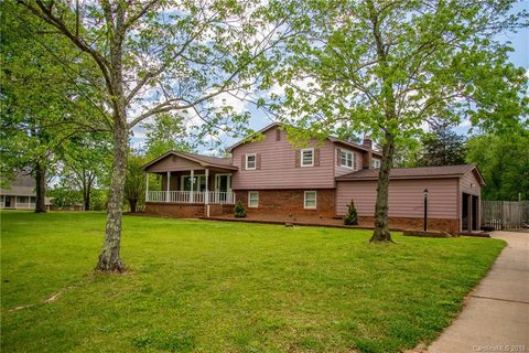 115 W Melissa Lane sold home in Woodfield, Forest City, NC