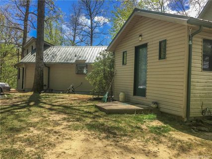 211 Forest Way sold home in Happy Acres, Brevard, NC