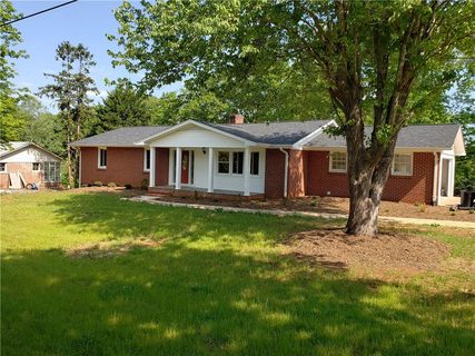 4240 1st Street sold home in Holly Hills, Hickory, NC