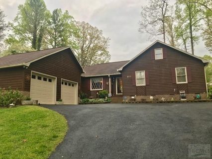 1609 Holly Court sold home in Fairfield, Lenoir, NC