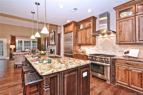 Previously sold for $530,000