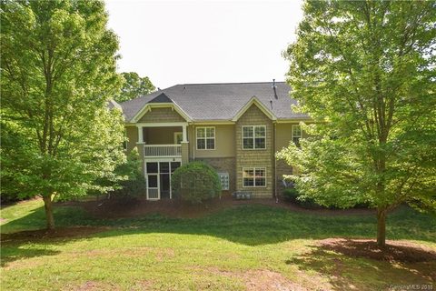 8651 Edinburgh Square Drive sold home in Edinburgh, Cornelius, NC