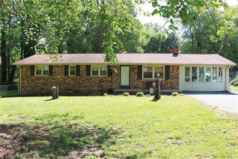 3244 25th Street Court 6 sold home in Eastwood, Hickory, NC