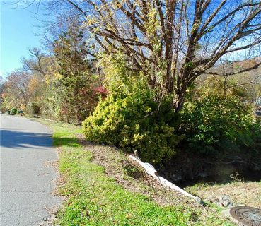 536 Clover Drive 32 & #33 sold lot in Hoopers Valley Estates, Fletcher, NC