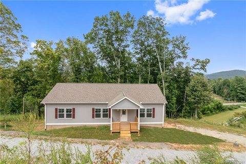 127 Cairens Ridge Drive sold home in Cairens Ridge, Mills River, NC