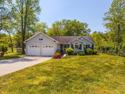 2390 Rosemont Court sold home in Rosemont, Hendersonville, NC