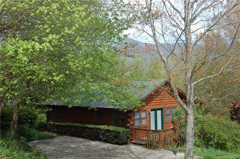 36 Cedarwood Drive sold home in Cedarwood, Waynesville, NC