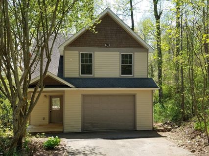 8 Zinnia Lane