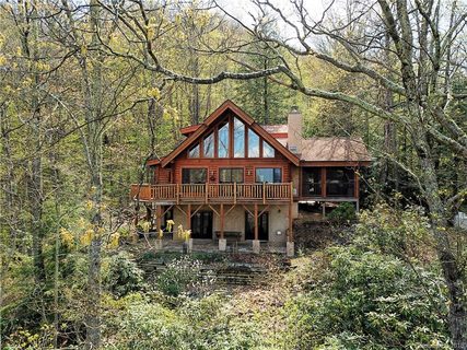 207 Hoot Owl Ridge sold home in Mountain Top, Maggie Valley, NC