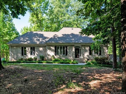 2222 E Providence Drive sold home in East Providence Estates, Charlotte, NC