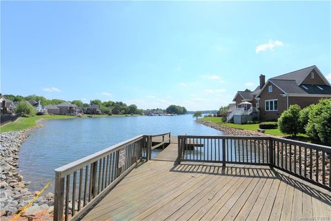 7510 Woods Lane