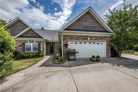 1211 Hidden Oaks Drive