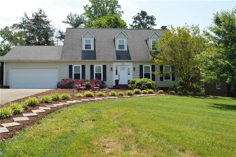 6030 Gold Creek Estate Drive sold home in Gold Creek Estates, Hickory, NC