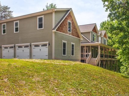 72 Vintage Road sold home in Big Cove Estates, Candler, NC