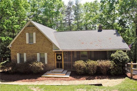 233 Woodland Court 19 sold home in Forest Hills, Black Mountain, NC