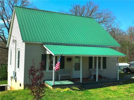 17 School Street 202 sold home in Clinchfield Mfg, Marion, NC