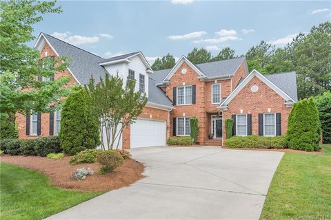 11648 James Richard Drive sold home in Vanderbilt At Providence, Charlotte, NC