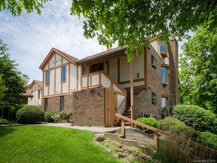 906 Fleetwood Plaza