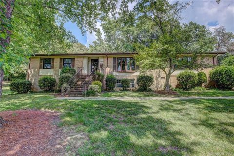 1225 Duchess Drive