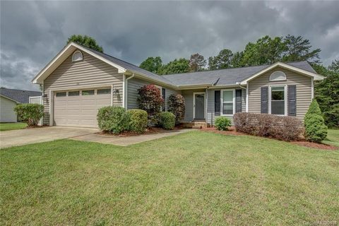 121 College Manor Drive sold home in College Manor, Shelby, NC