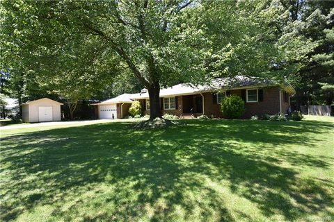 98 N Greenwood Forest Drive