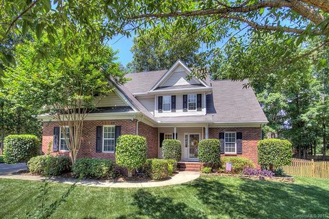 2904 Dahlonega Court