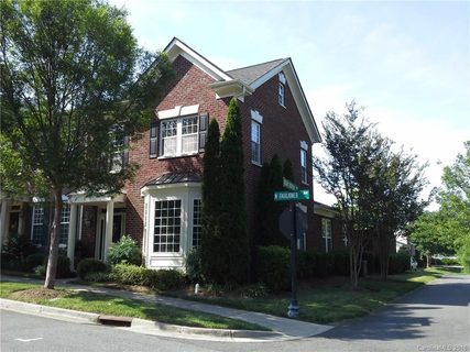 243 N Faulkner Way