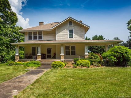 1366 S Main Street sold home in Brookwood Place, Waynesville, NC