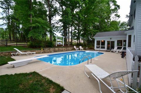 1026 Briarcliff Road 13