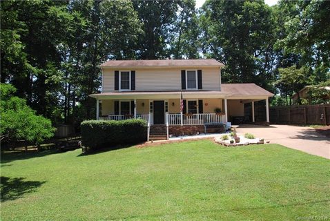 513 Holly Circle