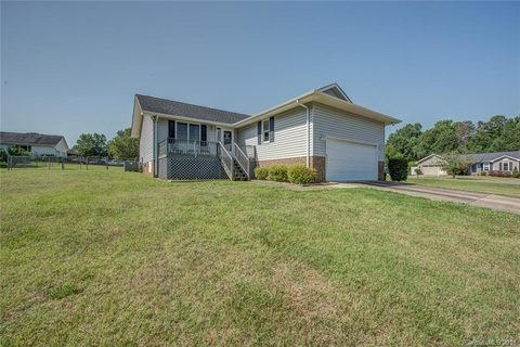 100 E College Manor Drive 32 sold home in College Manor, Shelby, NC