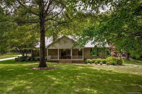 7624 Deer Track Drive sold home in Forest Oaks, Denver, NC