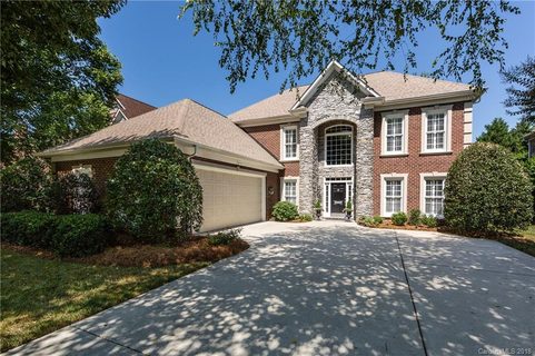 11921 James Richard Drive sold home in Vanderbilt At Providence, Charlotte, NC