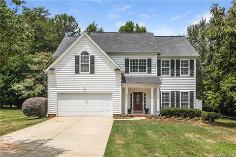 6915 Flaxton Drive sold home in Windermere, Charlotte, NC