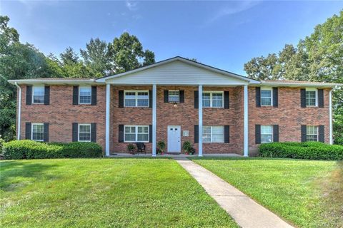 102 Falling Waters Road 4 sold condo in Brookside Manor, Hendersonville, NC