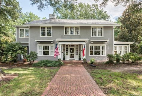 Previously sold for $305,877