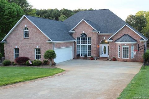 8197 Tranquil Harbor Lane sold home in Tranquil Harbor, Denver, NC