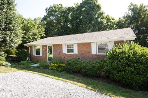 3812 Sedgefield Drive