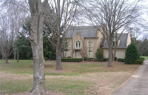 418 Landsbury Drive