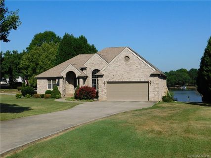 650 Waters Road 8